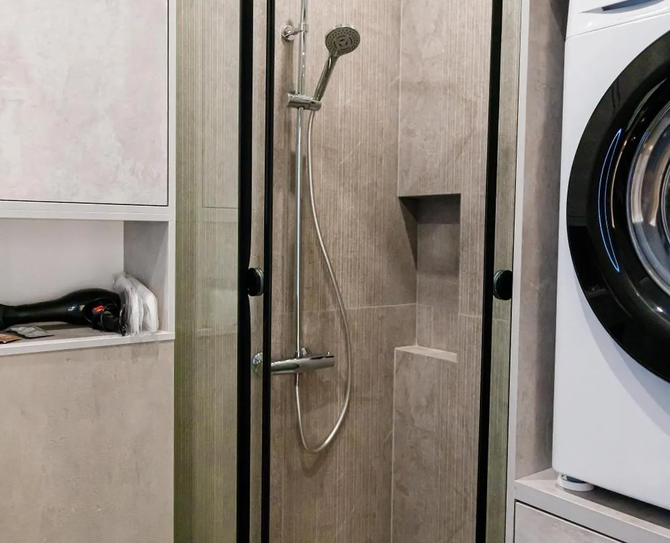 Dm Aparts - Комфорт Сити Business Almaty Apartment