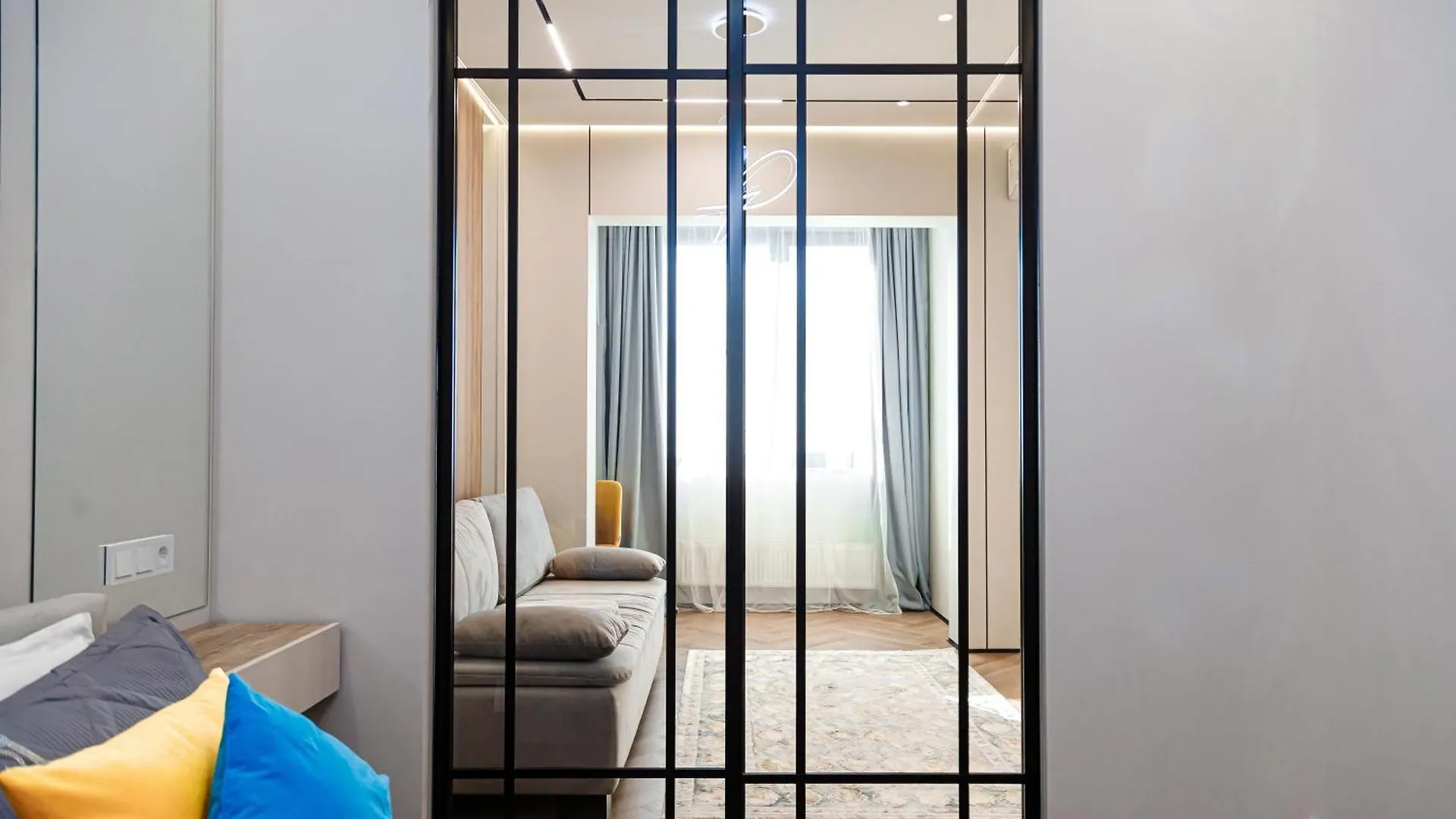 Dm Aparts - Комфорт Сити Business Almatý Apartamento