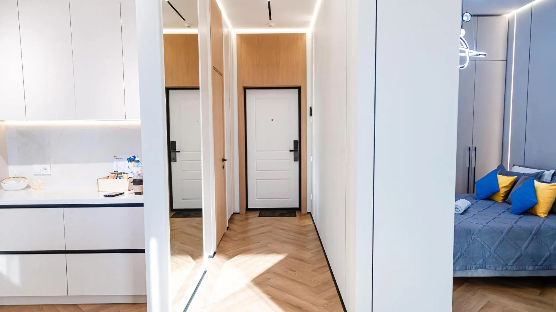Dm Aparts - Комфорт Сити Business Almaty Apartment
